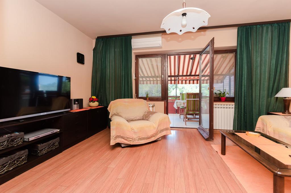 Apartment Bozena プナト エクステリア 写真
