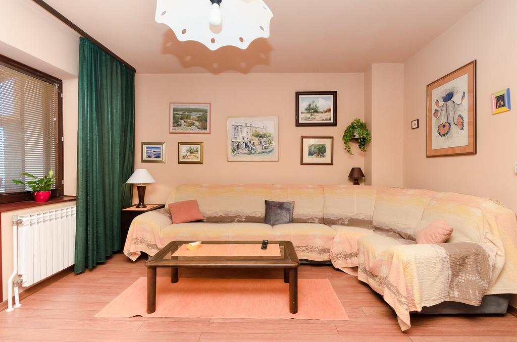 Apartment Bozena プナト エクステリア 写真